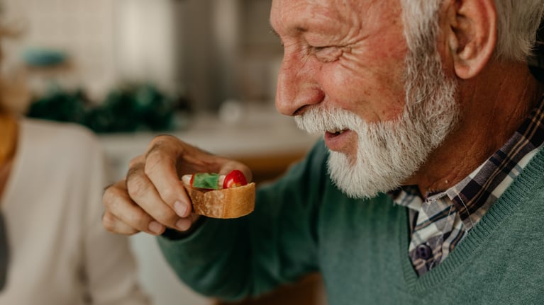 Healthy Holiday Habits: Enjoying the Season Without Overdoing It