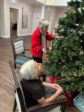 Decorating the tree at Winnwood